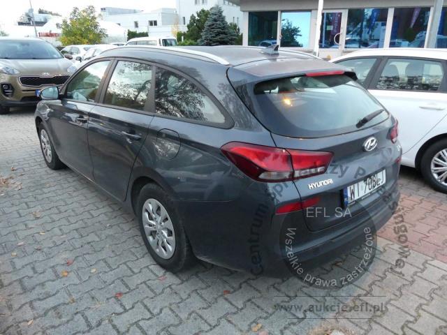5 - Hyundai i30 1.6 D Classic + DCT Kombi 2021r. WI708LJ AUTO MOTO CENTRUM Sp. z o.o. Poznań 61-312, ul. Ostrowska 328