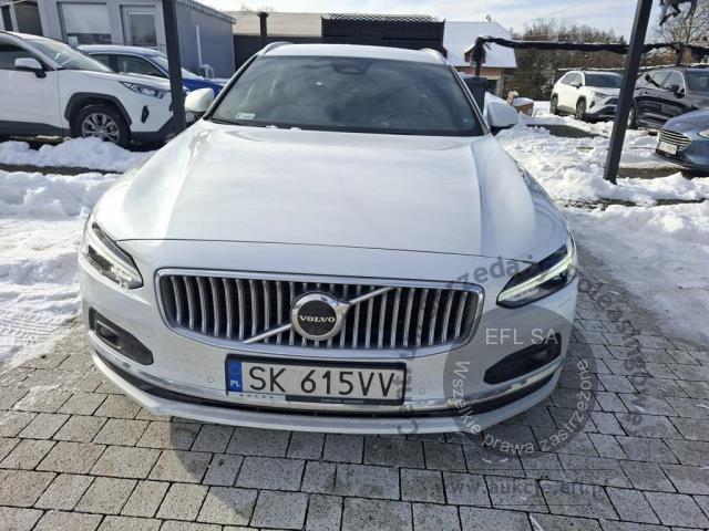 2 - Volvo V90 B5 D AWD Inscription aut Kombi
 2022r. SK615VV Pojazd znajduje się w firmie AACAR sp. z o.o. Kasztanowa 5, 32-400 Jawornik