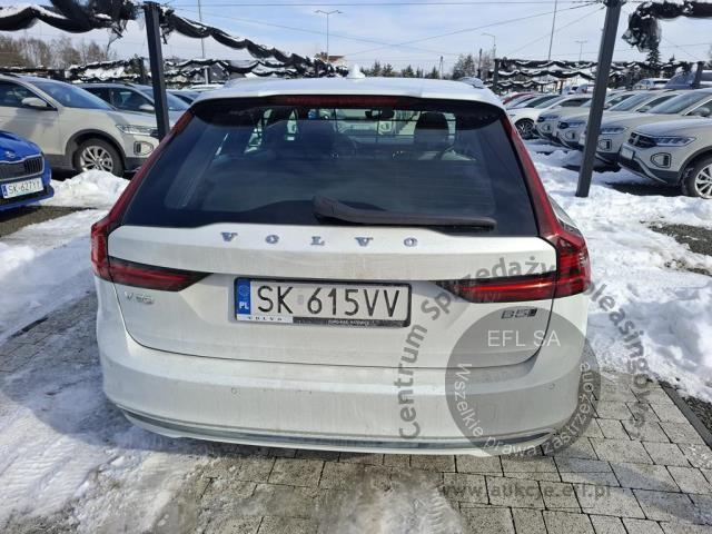 5 - Volvo V90 B5 D AWD Inscription aut Kombi
 2022r. SK615VV Pojazd znajduje się w firmie AACAR sp. z o.o. Kasztanowa 5, 32-400 Jawornik