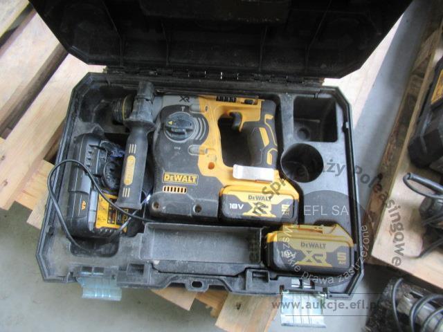 1 - Młotowiertarka DEWALT DCH273