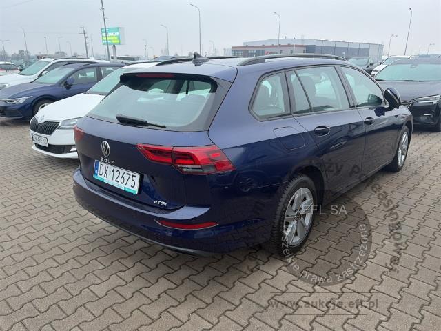 4 - Volkswagen Golf VIII 1.5 eTSI EVO Life 2024r. DX12675 Magnice