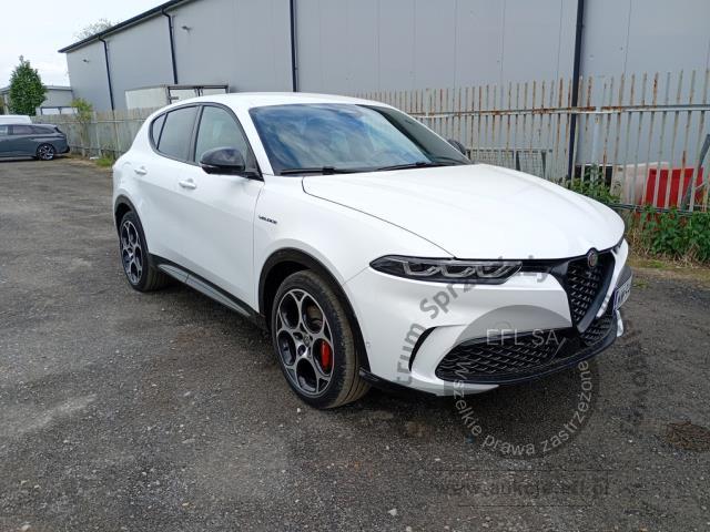 3 - Alfa Romeo Tonale 1.5 T4 GSE Hybrid Veloc 2024r. WW944TSPojazd znajduje się w firmie ARCTOS GROUP sp. z o.o. Al. Krakowska 7, 02-183 Warszawa