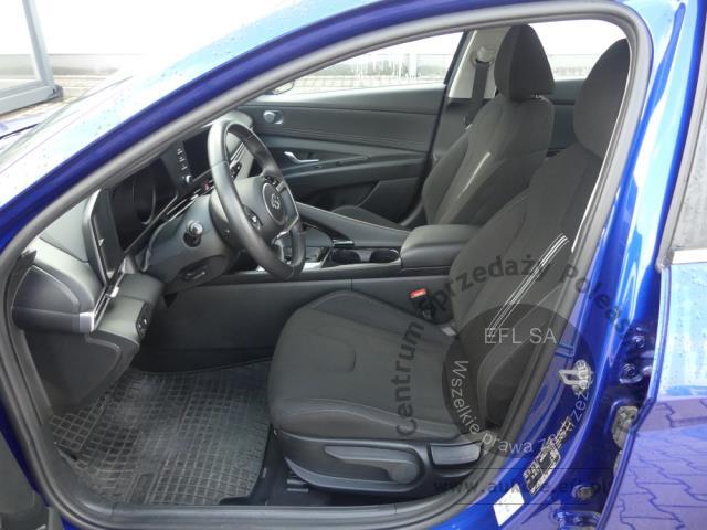 11 - Hyundai Elantra 1.6 Smart CVT Sedan 2023r. DW7WJ17 Magnice