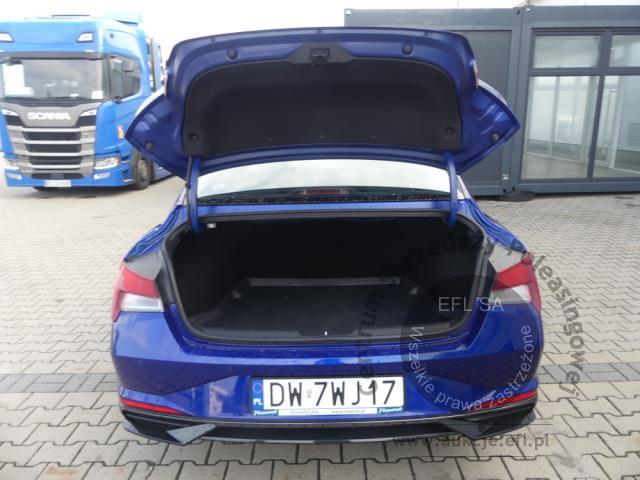 8 - Hyundai Elantra 1.6 Smart CVT Sedan 2023r. DW7WJ17 Magnice