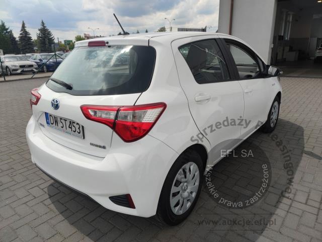 4 - Toyota Yaris Hybrid 100 Active 2017r. DW5T453 UWAGA!! Pojazd znajduje się w lokalizacji: Janki, Al. Krakowska 52, 05-090 Janki