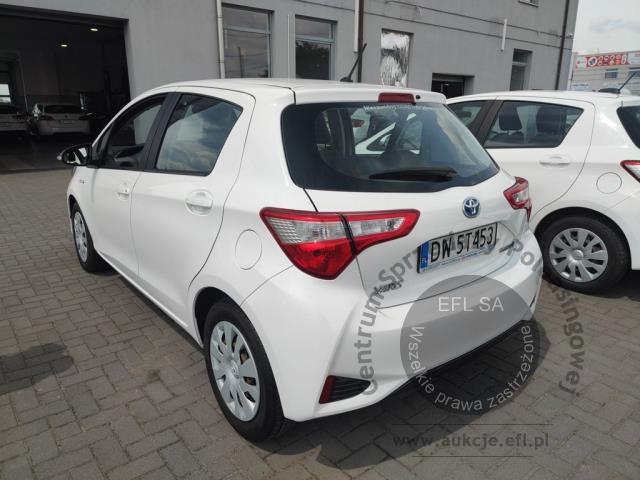 5 - Toyota Yaris Hybrid 100 Active 2017r. DW5T453 UWAGA!! Pojazd znajduje się w lokalizacji: Janki, Al. Krakowska 52, 05-090 Janki