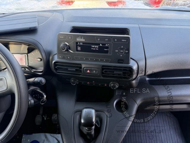 9 - Toyota Proace City 1.5 D-4D Standard  2022r. DW8TE40 Pojazd znajduje się w firmie MDM AUTO sp. z o.o. ul. Zawodników 1, 80-729 Gdańsk