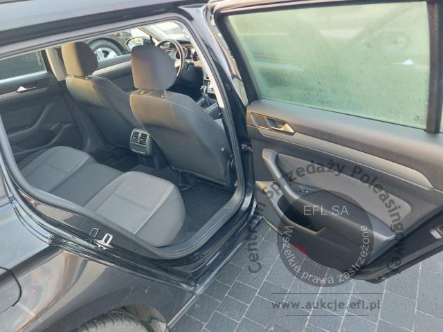14 - VOLKSWAGEN Passat 2.0 TDI EVO Essence 2020r. SK672TS Uwaga! Pojazd znajduje się w firmie AACAR sp. z o.o. Jawornik 90, 32-400 Myślenice