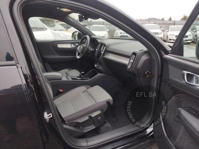 8 - Volvo  XC40  B3 Core aut 2022r. WW346TF Pojazd znajduje się w firmie ARCTOS GROUP sp. z o.o. Al. Krakowska 7, 02-183 Warszawa