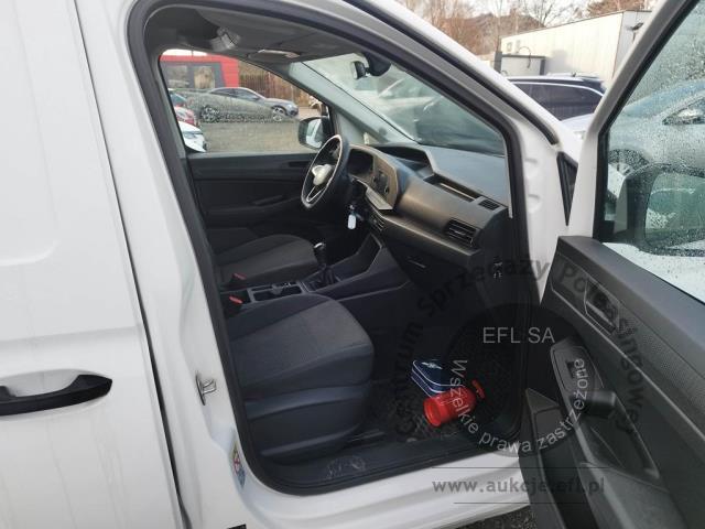 8 - Volkswagen  Caddy Cargo 2.0 TDI 2022r. DW8UG61 Pojazd znajduje się w firmie ARCTOS GROUP sp. z o.o. Al. Krakowska 7, 02-183 Warszawa