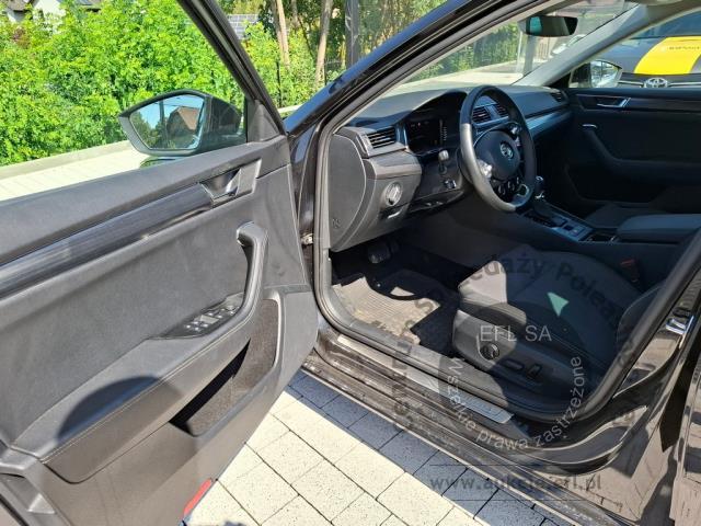7 - SKODA Superb 2.0 TDI SCR Style DSG 2023r. SK358YF Pojazd znajduje się w firmie AACAR sp. z o.o. Kasztanowa 5, 32-400 Jawornik