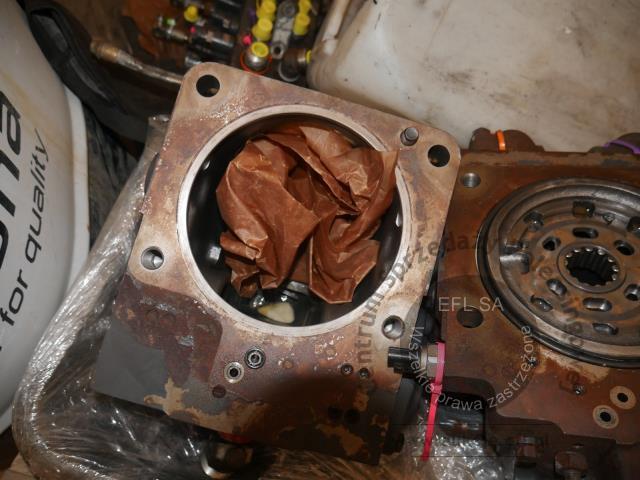 37 - Spycharka gąsienicowa KOMATSU D51PX-22 2010r.