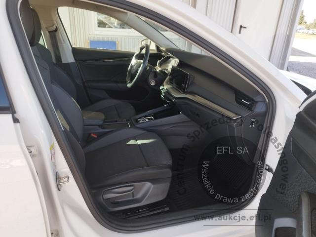 10 - Skoda Octavia 2.0 TDI Ambition DSG 2023r. WZ035GT Pojazd znajduje się w firmie ARCTOS GROUP sp. z o.o. Al. Krakowska 7, 02-183 Warszawa