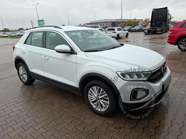 3 - Volkswagen T-ROC 1.5 TSI Life Hatchback 2023r. DW8UE37 Magnice