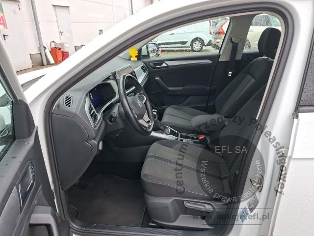 8 - Volkswagen T-ROC 1.5 TSI Life Hatchback 2023r. DW8UE37 Magnice