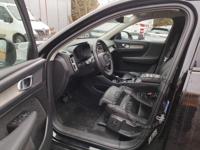 5 - Volvo XC40 B3 Core 2022r. WND1857C Pojazd znajduje się w firmie ARCTOS GROUP sp. z o.o. Al. Krakowska 7, 02-183 Warszawa