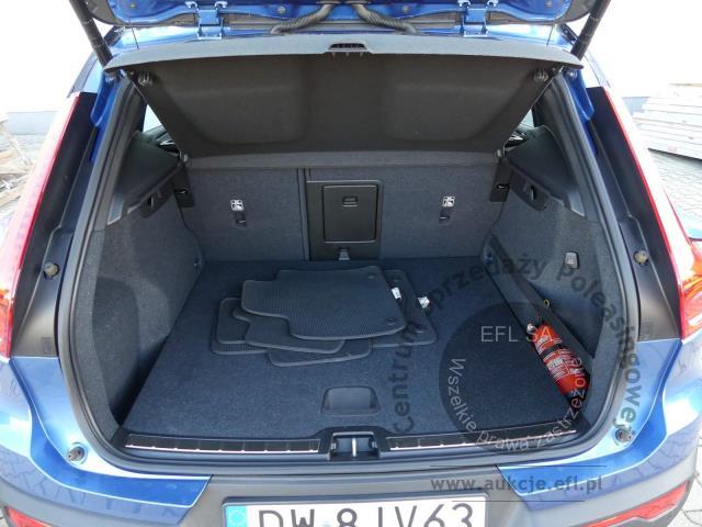 8 - Volvo XC 40 T4 AWD R-Design Kombi 2020r. DW8JV63 Magnice