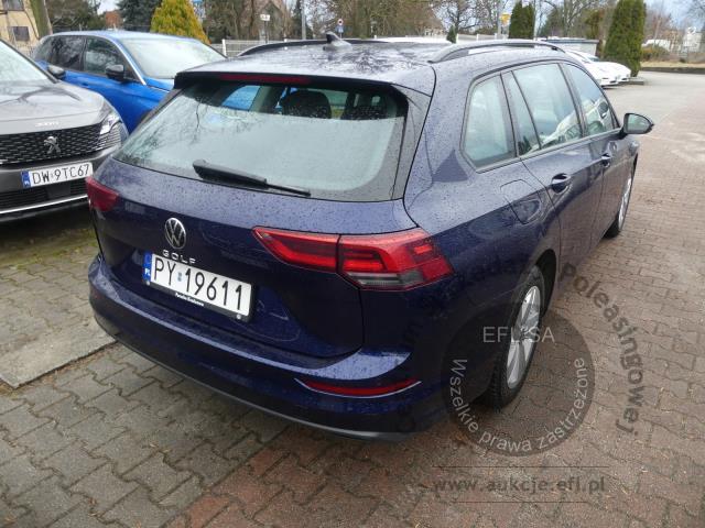 4 - Volkswagen Golf VIII 2.0 TDI Life Kombi 2022r. PY19611 Pojazd znajduje się w firmie AUTO MOTO CENTRUM sp. z o.o. ul. Ostrowska 328 (przy Trasie Katowickiej) 61-312 Poznań
