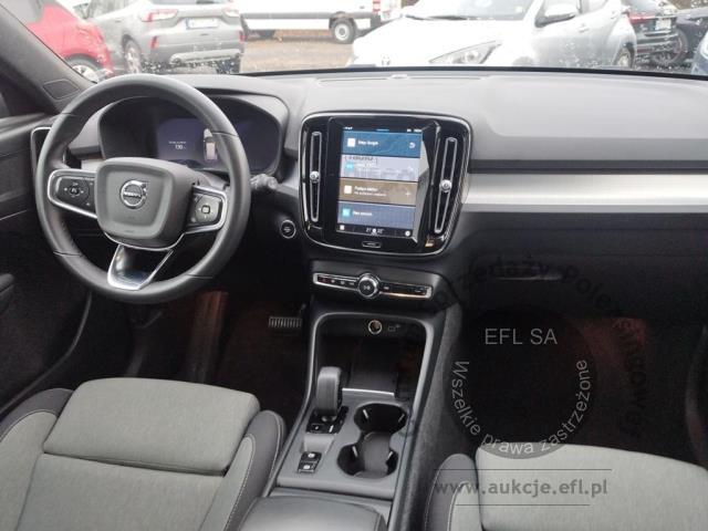 9 - Volvo  XC40  B3 Core aut 2022r. WND1972C Pojazd znajduje się w firmie ARCTOS GROUP sp. z o.o. Al. Krakowska 7, 02-183 Warszawa