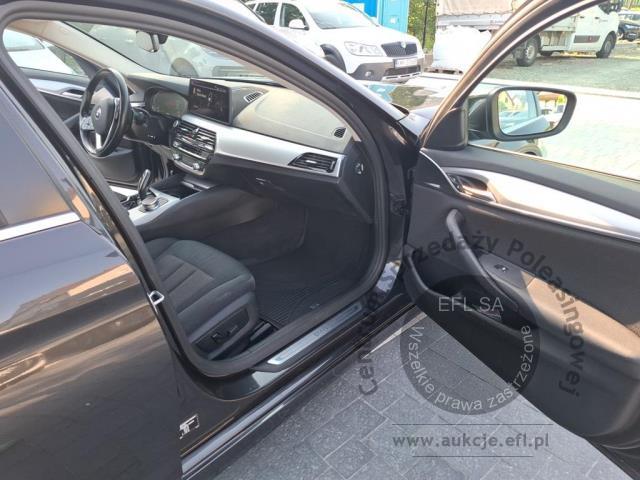 10 - BMW Seria 5 520i aut Kombi 2022r. KR4XP85 Pojazd znajduje się w firmie AACAR sp. z o.o. Kasztanowa 5, 32-400 Jawornik