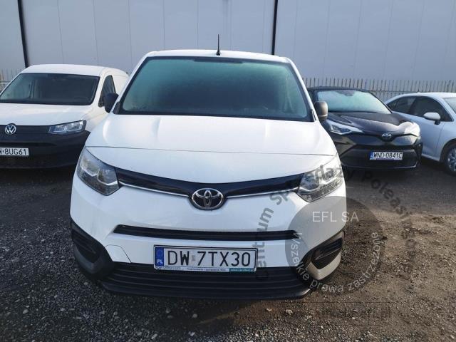 1 - Toyota  Proace City 2022r. DW7TX30 Pojazd znajduje się w firmie ARCTOS GROUP sp. z o.o. Al. Krakowska 7, 02-183 Warszawa