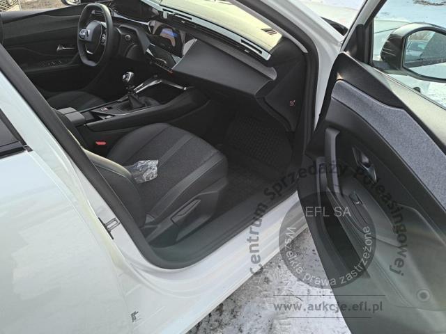 11 - Peugeot  308 1.2 PureTech allure 2022r. DW4TL39 Pojazd znajduje się w firmie ARCTOS GROUP sp. z o.o. Al. Krakowska 7, 02-183 Warszawa