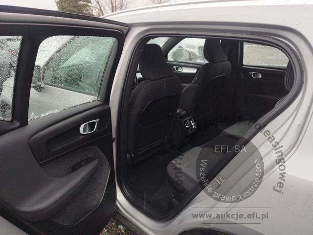 9 - Volvo XC40 B4 Core aut 2022r. WW345TF USZKODZONY UWAGA!! Pojazd znajduje się w firmie Arctos Sp. z o.o. Warszawa, Al. Krakowska 7, 02-183 Warszawa