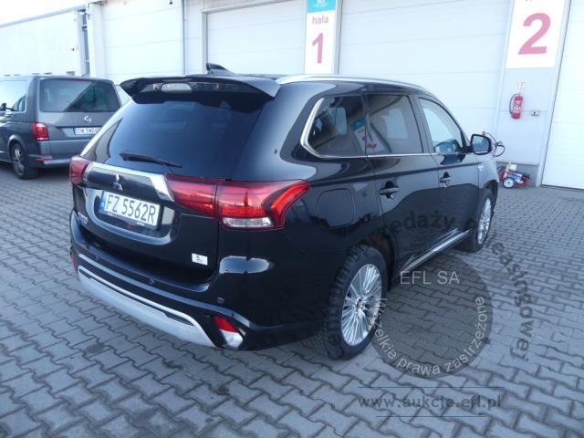 15 - MITSUBISHI OUTLANDER 2.4 PHEV AWD AUTOMAT 2020r.