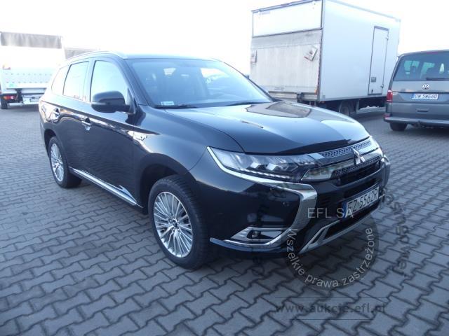 5 - MITSUBISHI OUTLANDER 2.4 PHEV AWD AUTOMAT 2020r.