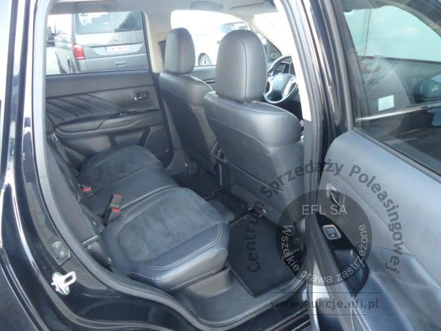 10 - MITSUBISHI OUTLANDER 2.4 PHEV AWD AUTOMAT 2020r.