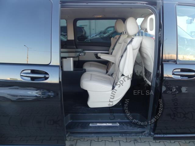 11 - MERCEDES-BENZ V-KLASSE V250D 4MATIC 2023r.