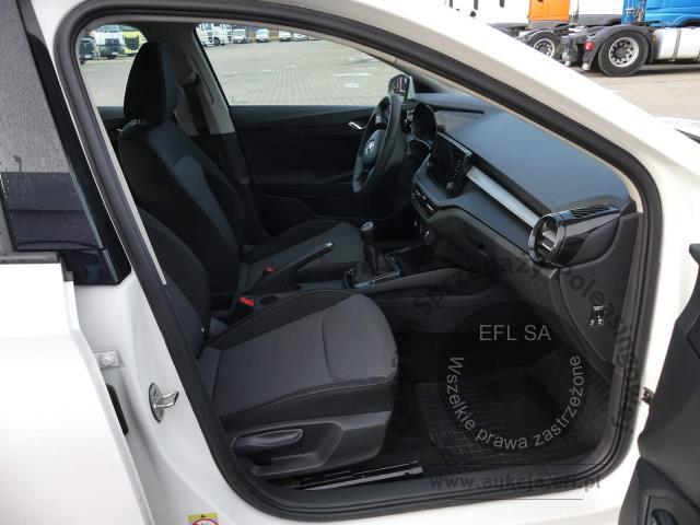 6 - Skoda Fabia 1.0 Ambition Hatchback  2023r. DW5UE72 Magnice