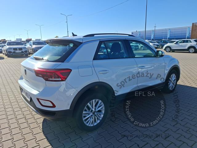 4 - Volkswagen T-ROC 1.5 TSI Life Hatchback 2023r. DW2WA21 Pojazd znajduje się w firmie MDM AUTO sp. z o.o. ul. Zawodników 1, 80-729 Gdańsk