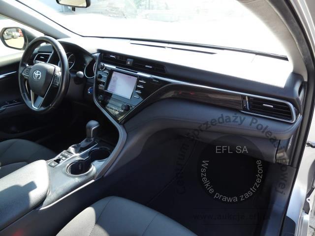 5 - TOYOTA CAMRY 2.5 VVT-I+H E-CVT  2019r.