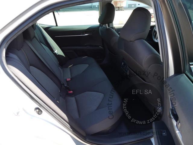 9 - TOYOTA CAMRY 2.5 VVT-I+H E-CVT  2019r.