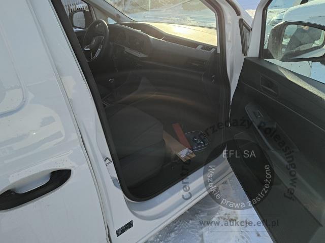 10 - Volkswagen Caddy Cargo 2.0 TDI 2022r. DW8UR27 Pojazd znajduje się w firmie ARCTOS GROUP sp. z o.o. Al. Krakowska 7, 02-183 Warszawa