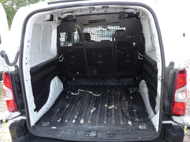 8 - Opel Combo Cargo XL 1.5 CDTI 2,4t  2020r. PO9SM28 UWAGA!! Pojazd znajduje się w firmie AUTO MOTO CENTRUM sp. z o.o. ul. Ostrowska 328 (przy Trasie Katowickiej) 61-312 Poznań