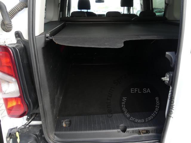 8 - Toyota Proace City Verso Long 1.5 D-4 2020r. Magnice DW1LC81