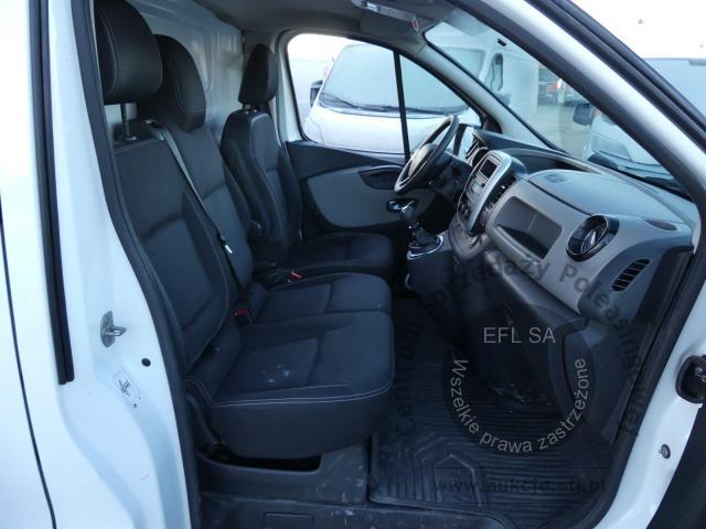 9 - RENAULT TRAFIC 1.6 DCI 121KM FURGON 2018r.